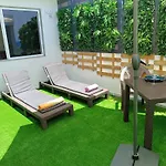 Avec Terrasse Et Vue 公寓 *