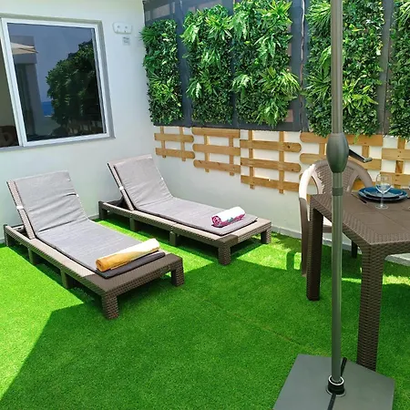 Avec Terrasse Et Vue 公寓 *