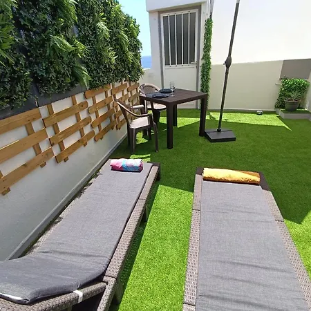Avec Terrasse Et Vue
